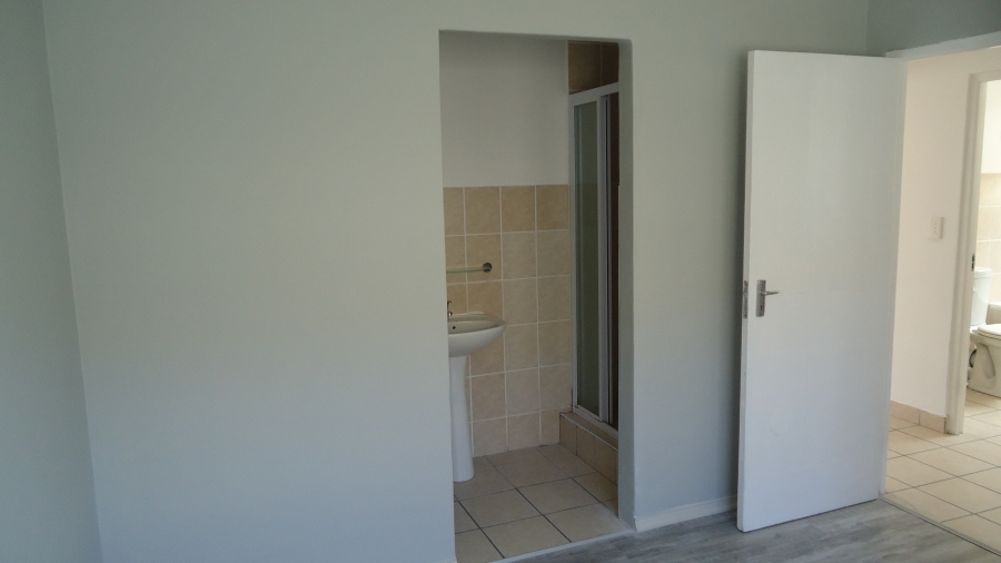 2 Bedroom Property for Sale in Admirals Park Western Cape